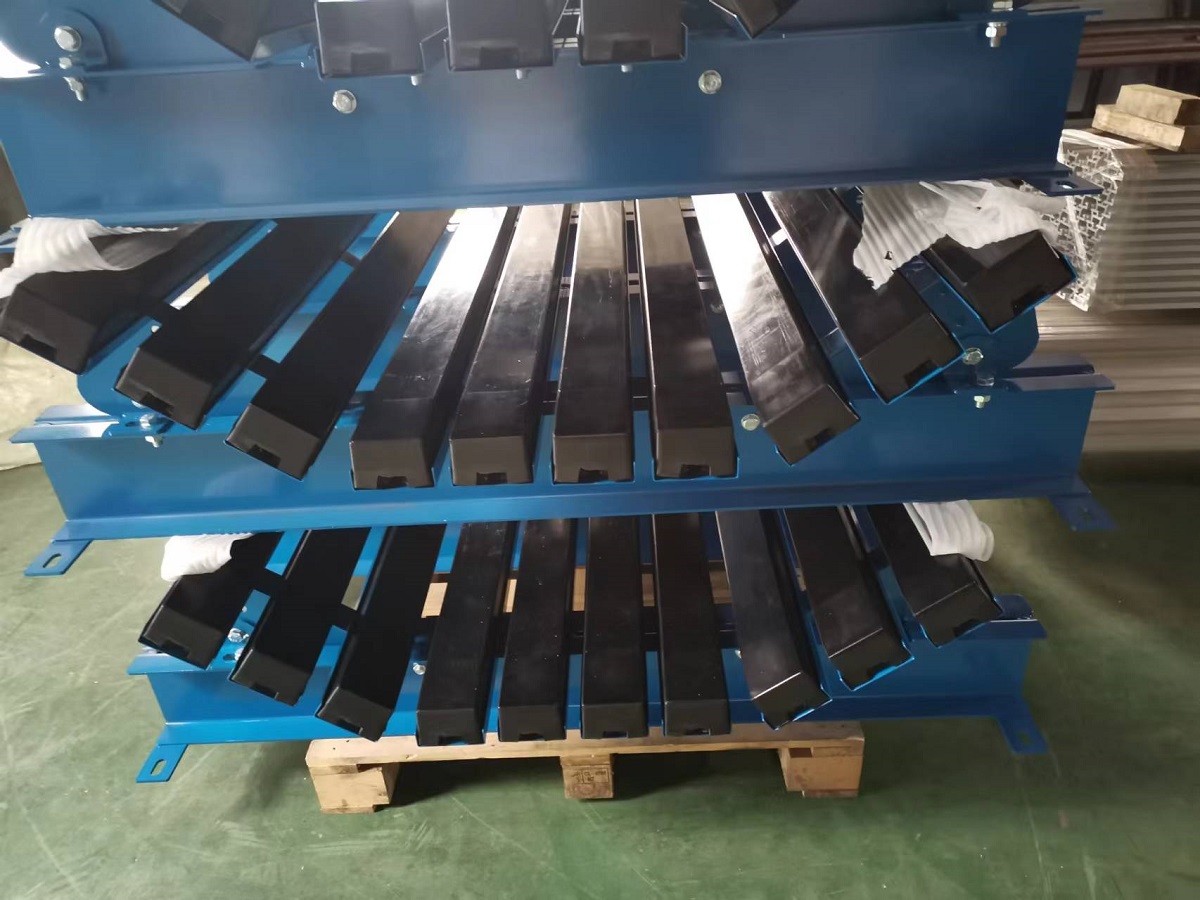 礦用輸送皮帶緩沖床的作用