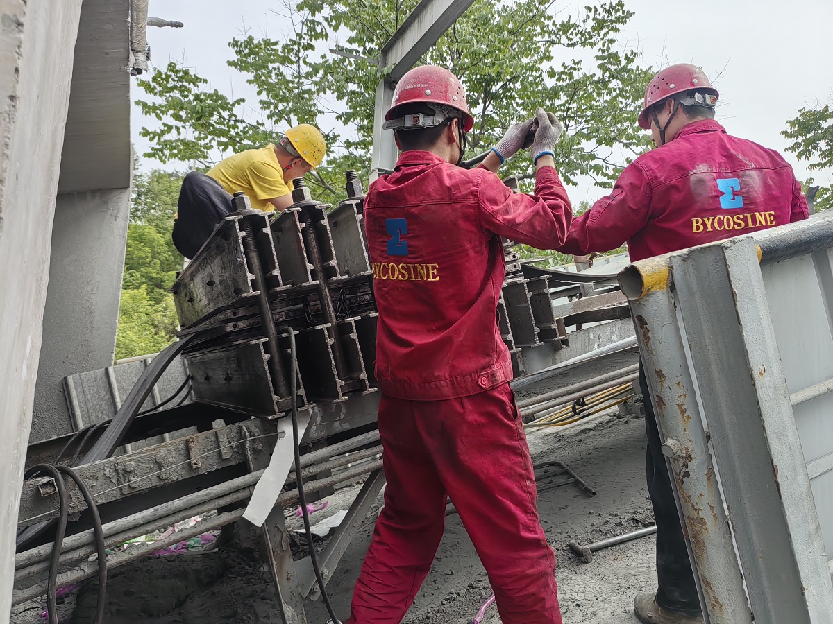 輸送皮帶硫化接頭到145度保溫多久？